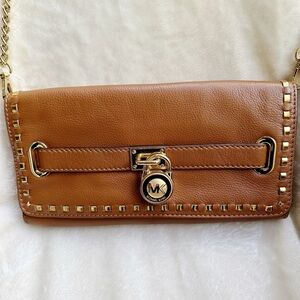 NWOT Michael Kors Whipped Shoulder / Clutch bag